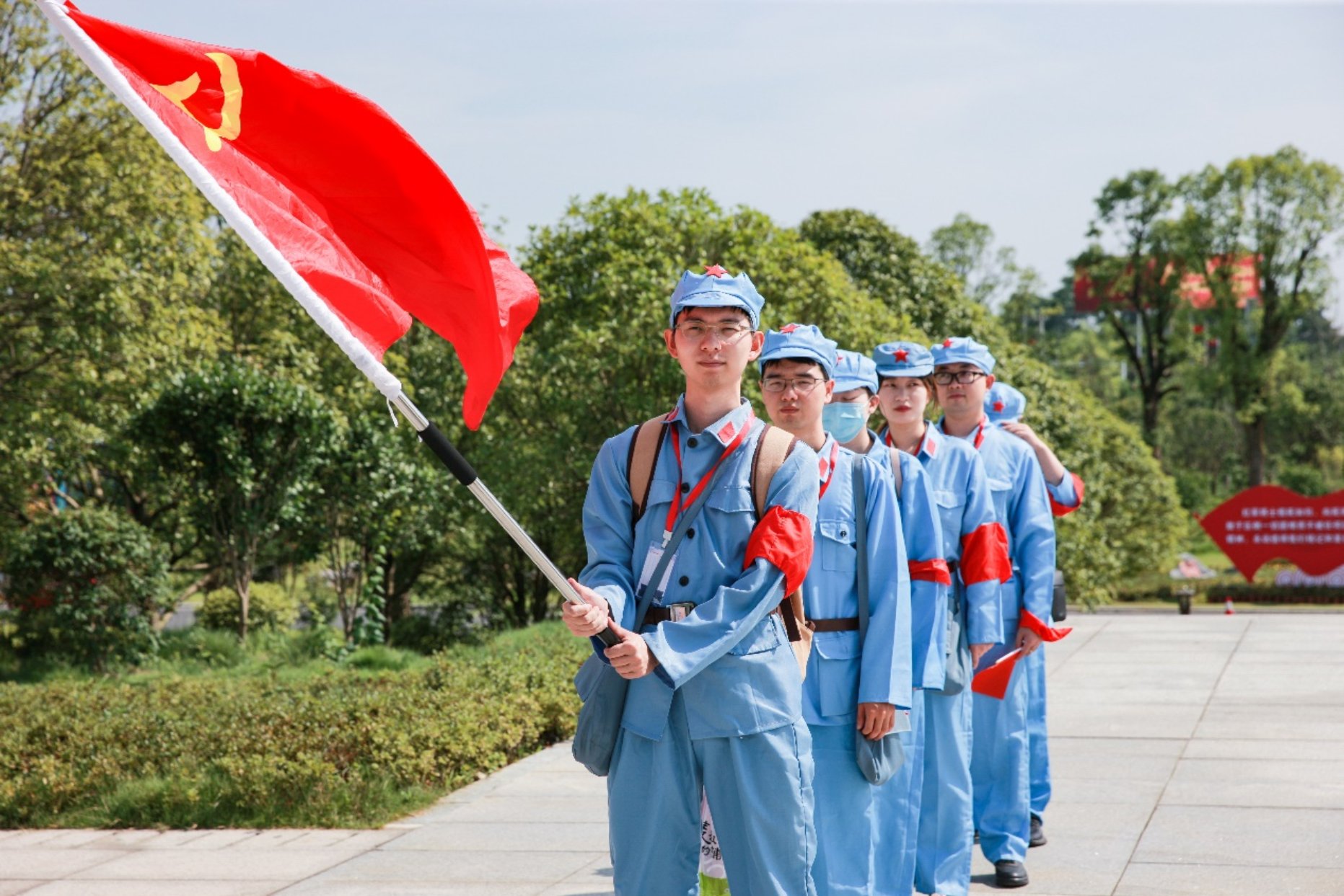 F:\韩笑党支部材料\12. 桂林实践\新闻稿\北大必赢线路检测3003no1照片\0W0I0308.jpg